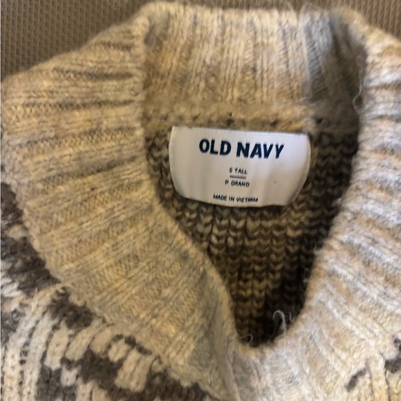 Grey leopard print Old Navy Sweater - Picture 3 of 3